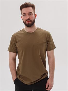 {{photo.Alt || photo.Description || 'Футболка Remington Bachelor 95% хлопок 5% лайкра олива'}}